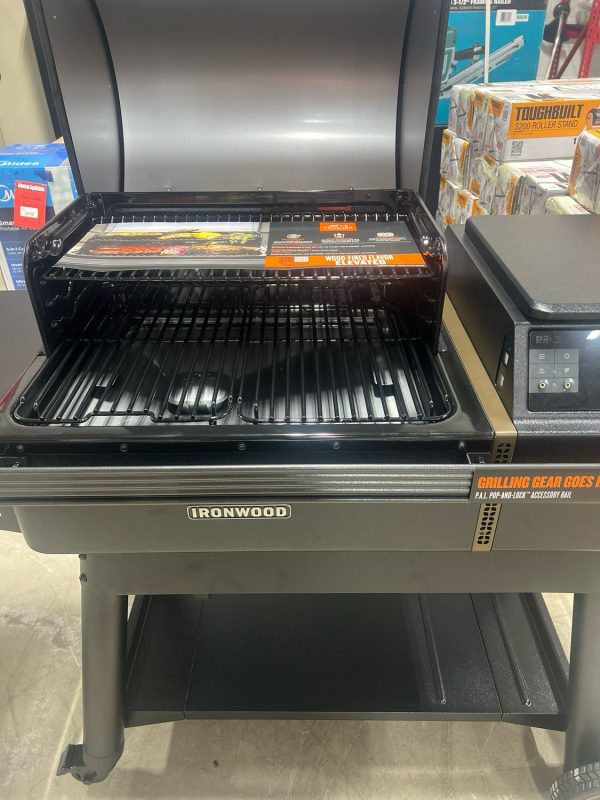 Traeger Ironwood Smoker - American Liquidations